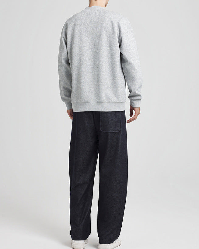 سويت شيرت برقبة كرو بفتحة رقبة من تصميم مو مايكه