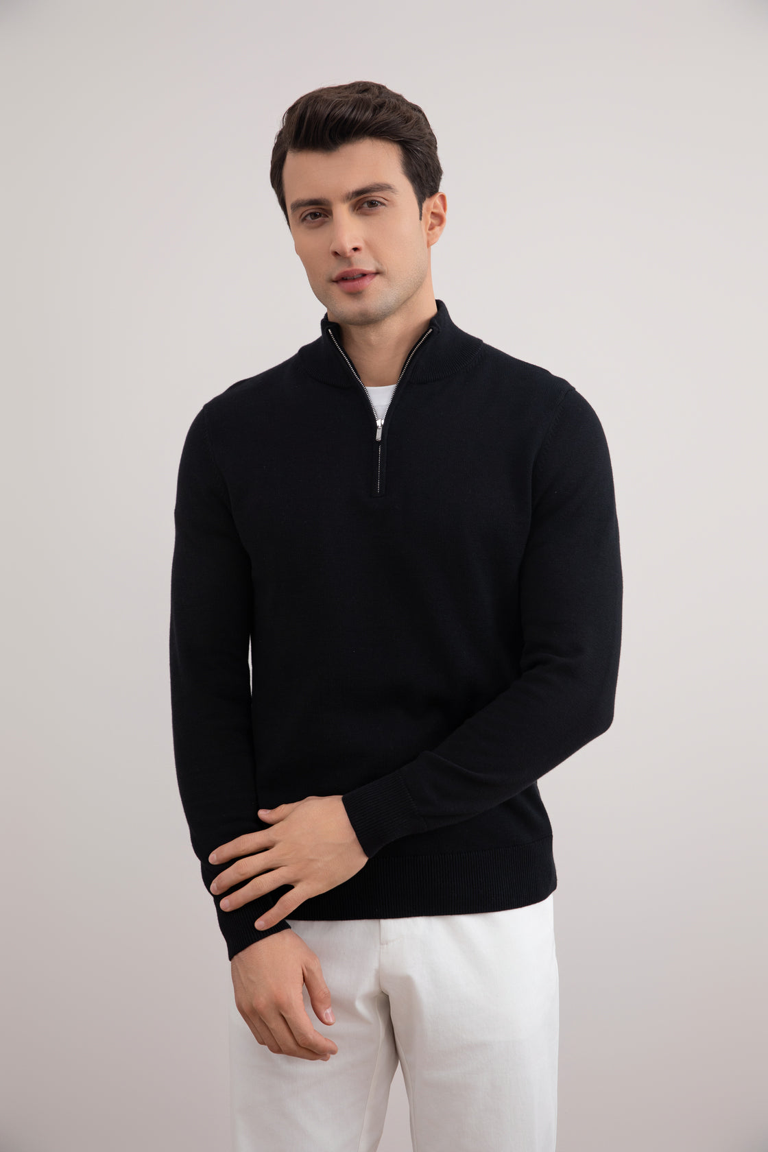سترة سوداء Half-Zip أسود