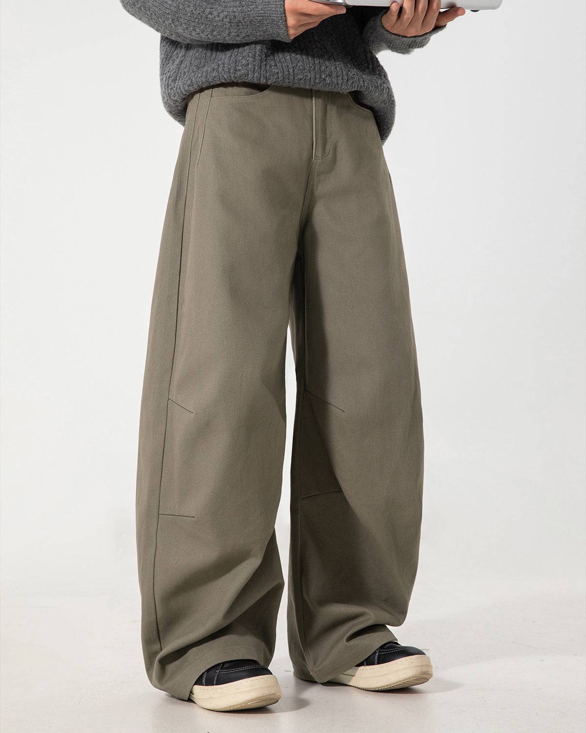 The Vintage Pleated Cargo Jeans