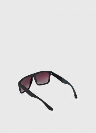 Wayfarer sunglasses with colored lenses