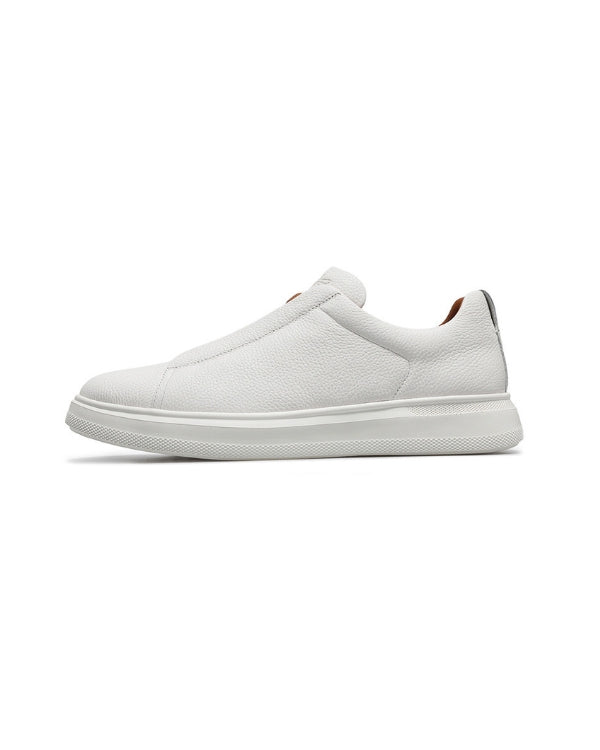 Der knackig weiße Urban Luxe Sneaker aus Leder ohne Schnürung
