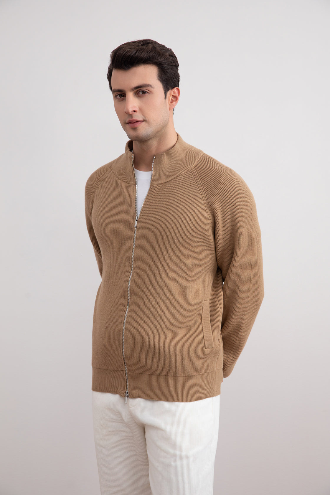 Chaqueta con cremallera y ribete inglés