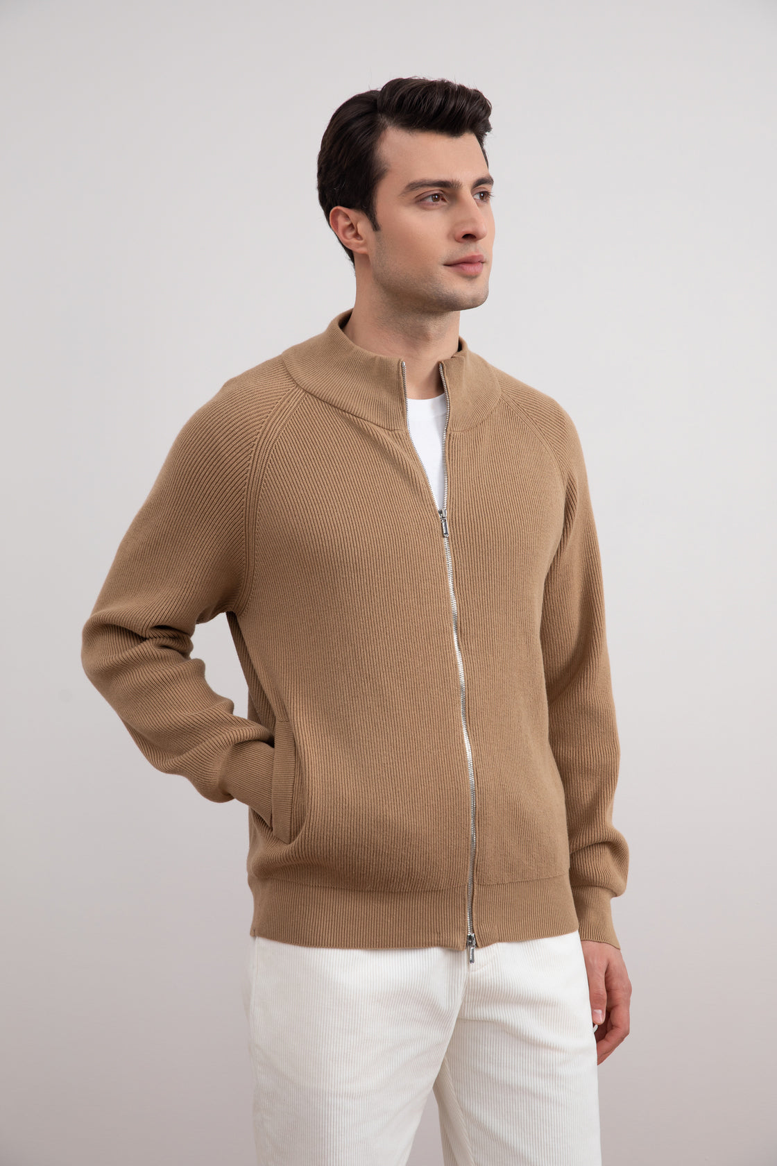 Chaqueta con cremallera y ribete inglés