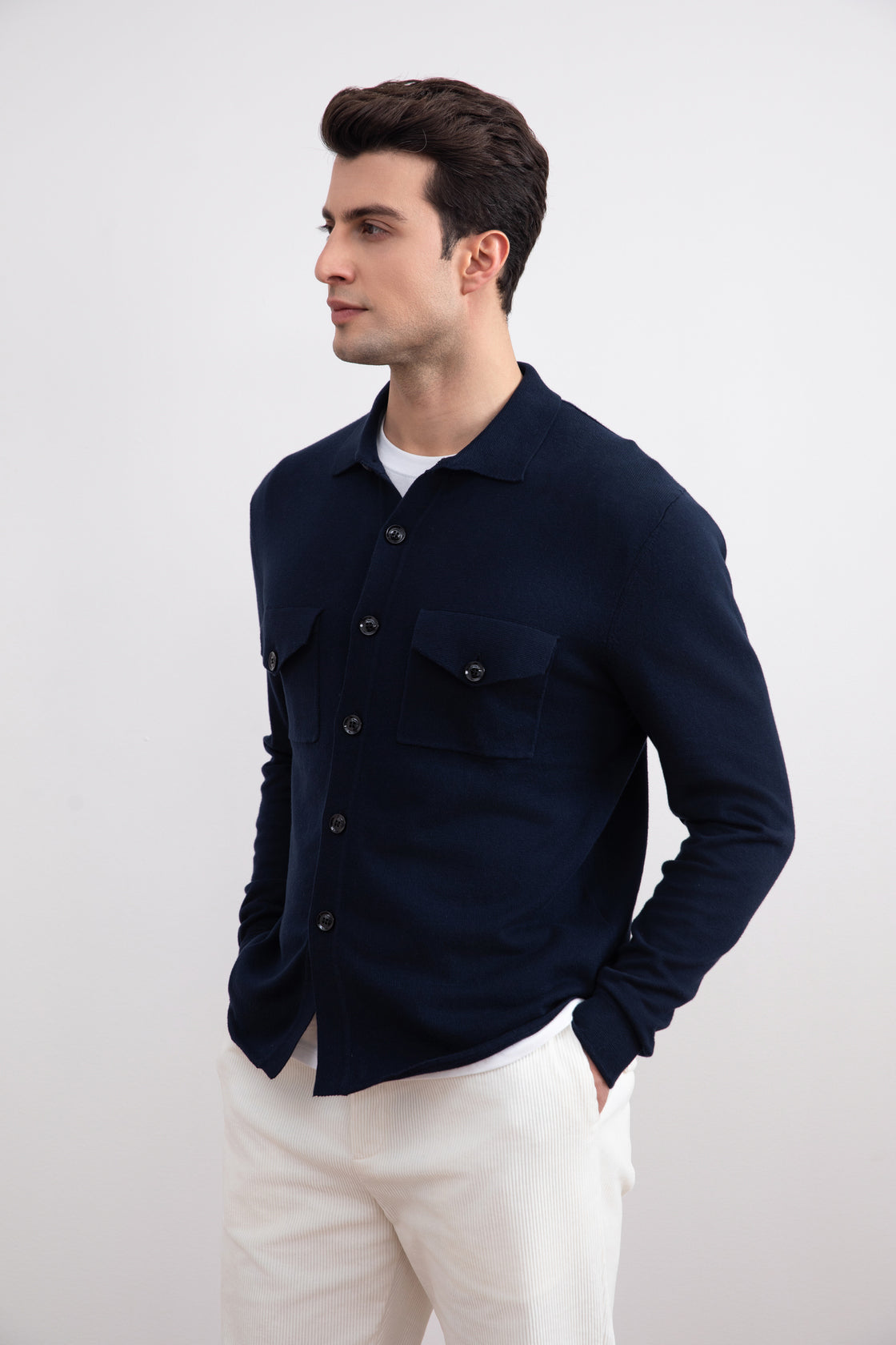 Sobrecamisa con bolsillos de solapa azul marino