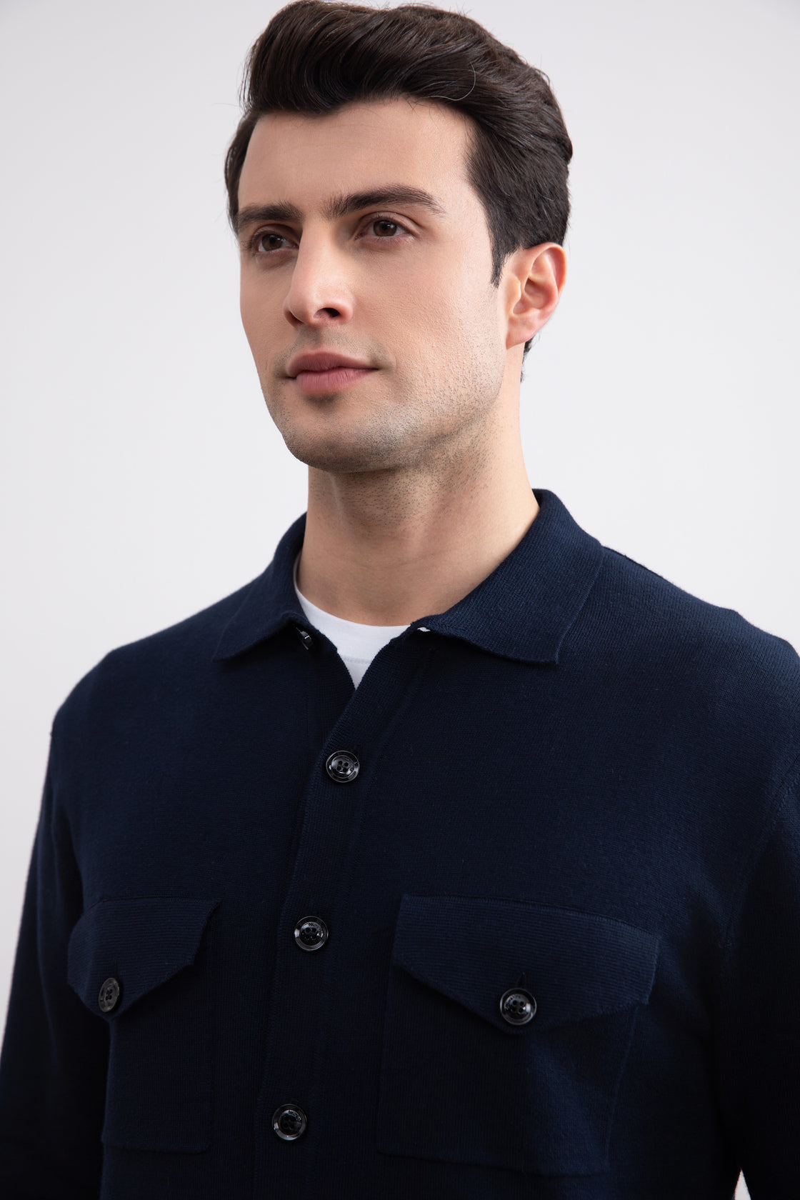Sobrecamisa con bolsillos de solapa azul marino