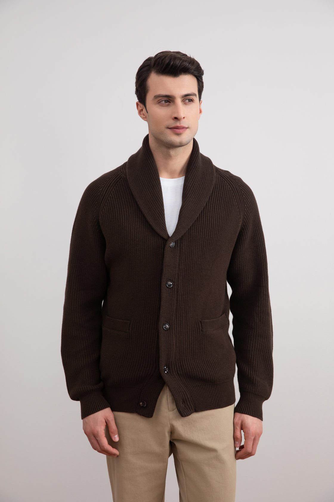 Chaqueta de punto con cuello chal marrón