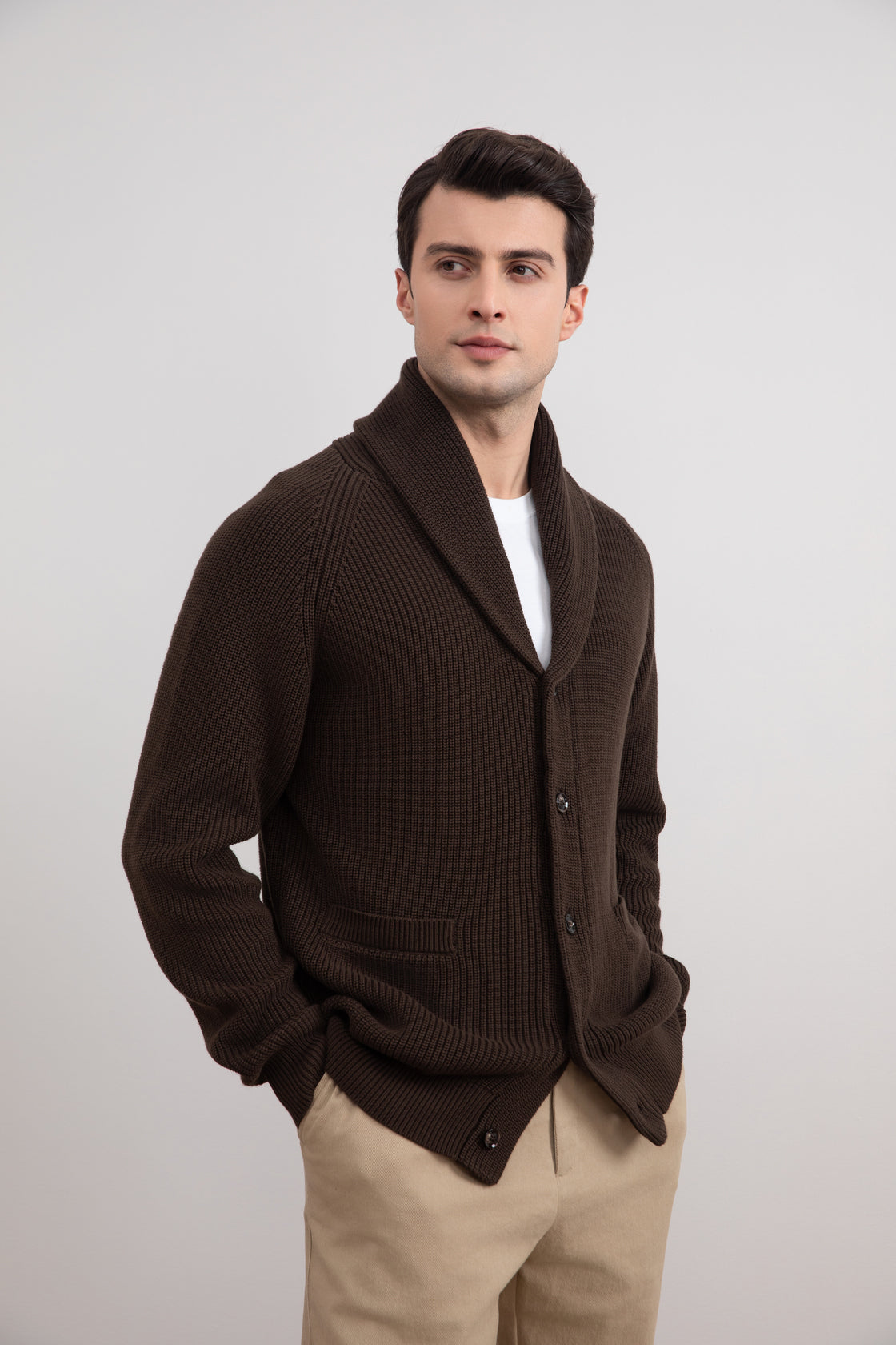 Chaqueta de punto con cuello chal marrón