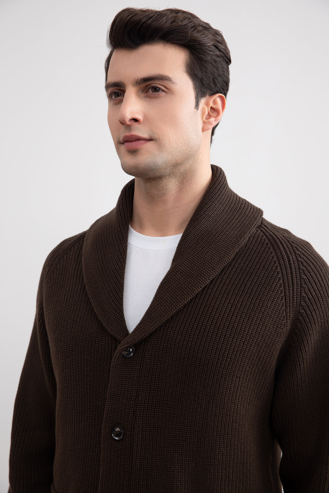 Chaqueta de punto con cuello chal marrón