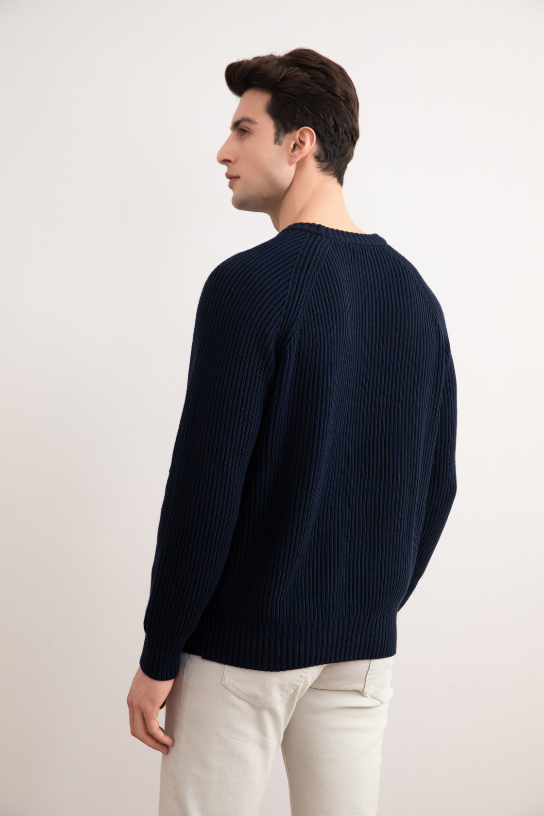 Cuello redondo inglés azul marino