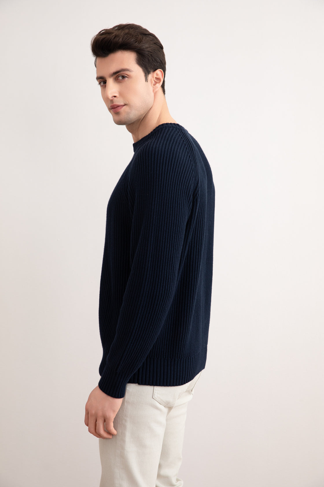 Cuello redondo inglés azul marino