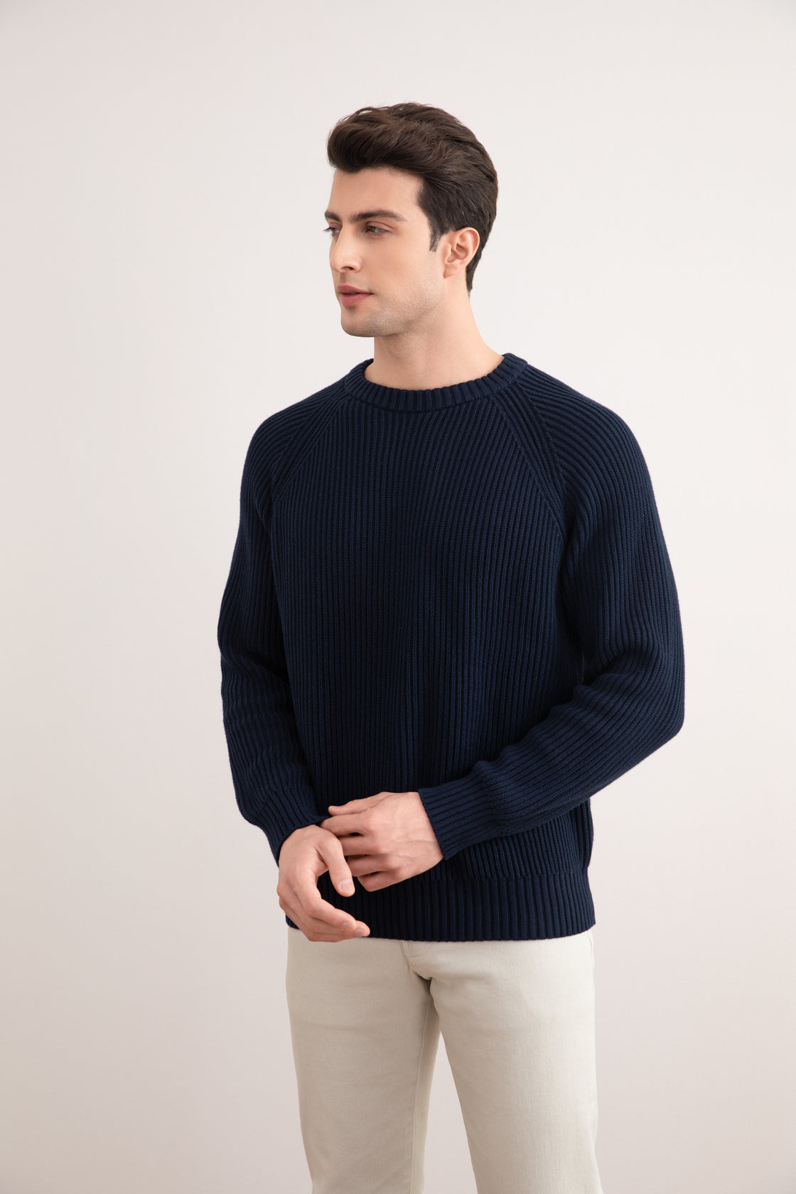 Cuello redondo inglés azul marino