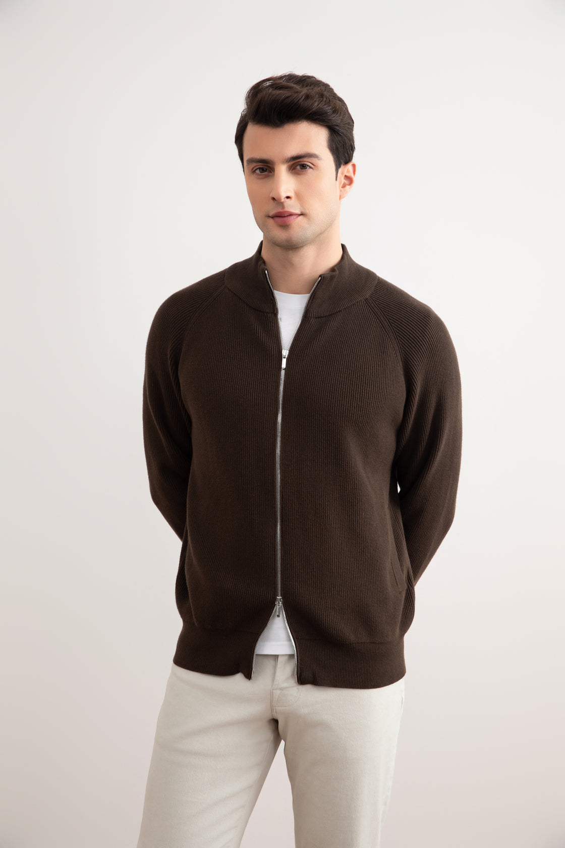 Chaqueta con cremallera completa de canalé inglés marrón