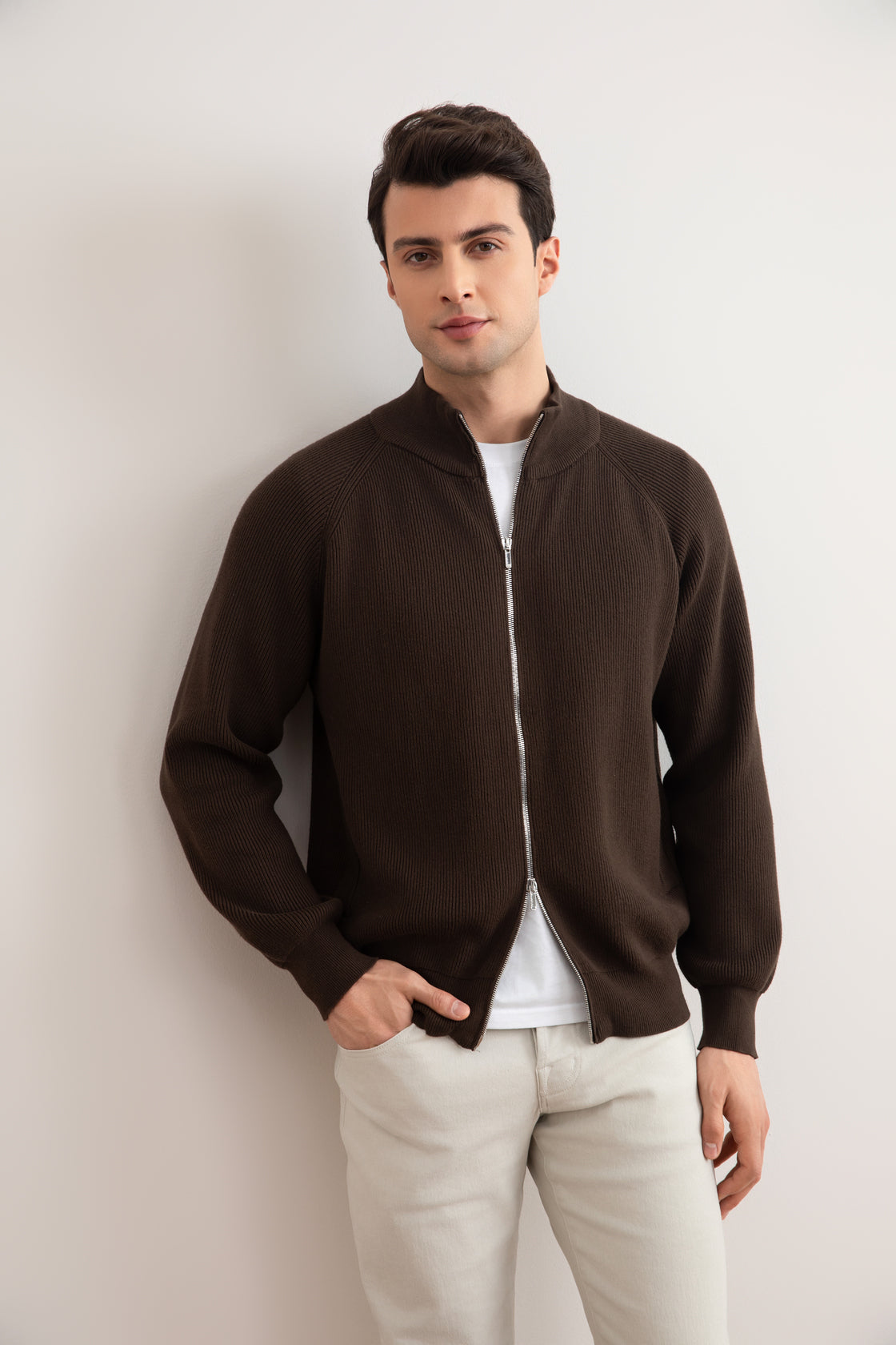 Chaqueta con cremallera completa de canalé inglés marrón