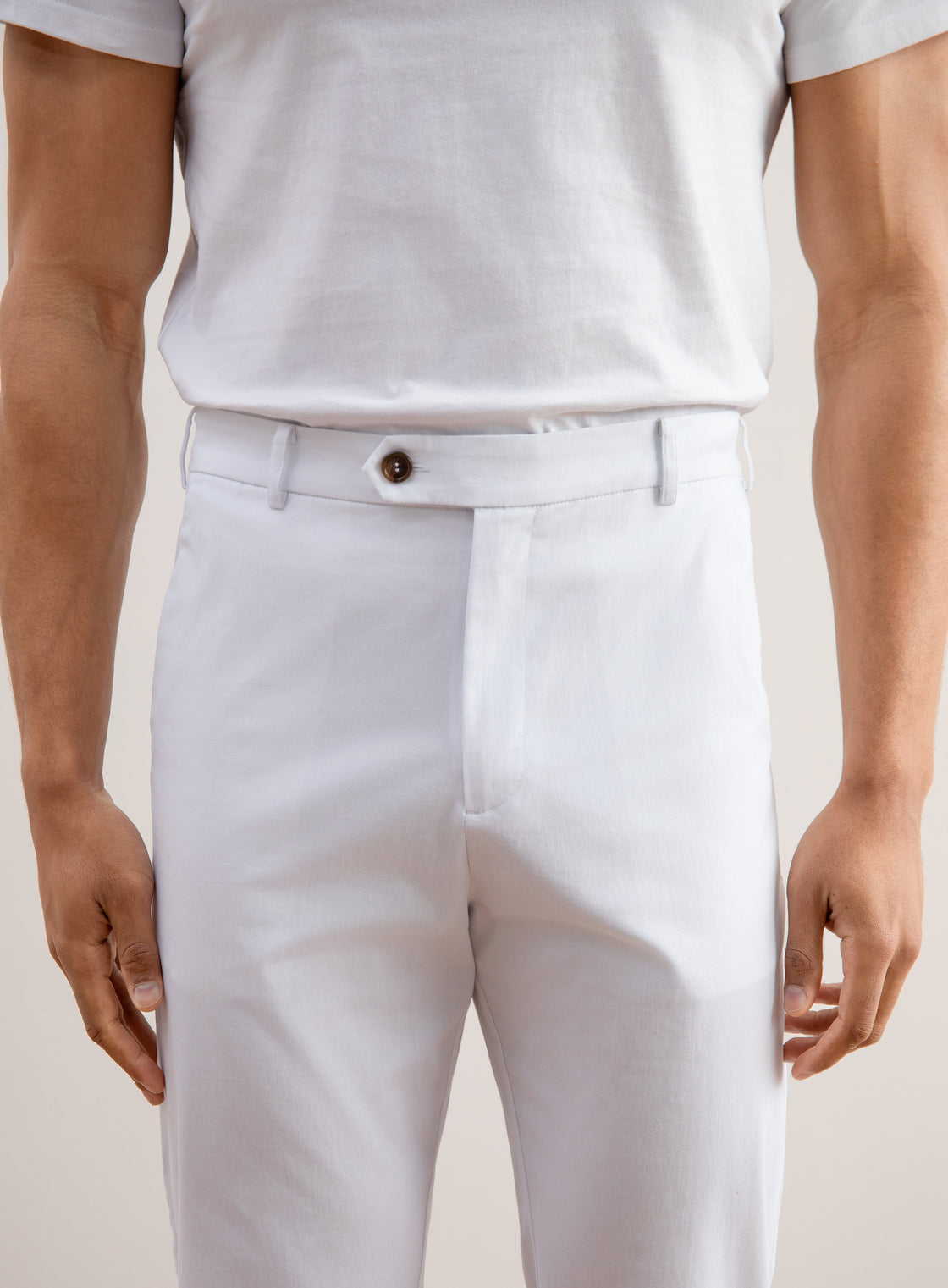 Pantalón blanco recto plisado