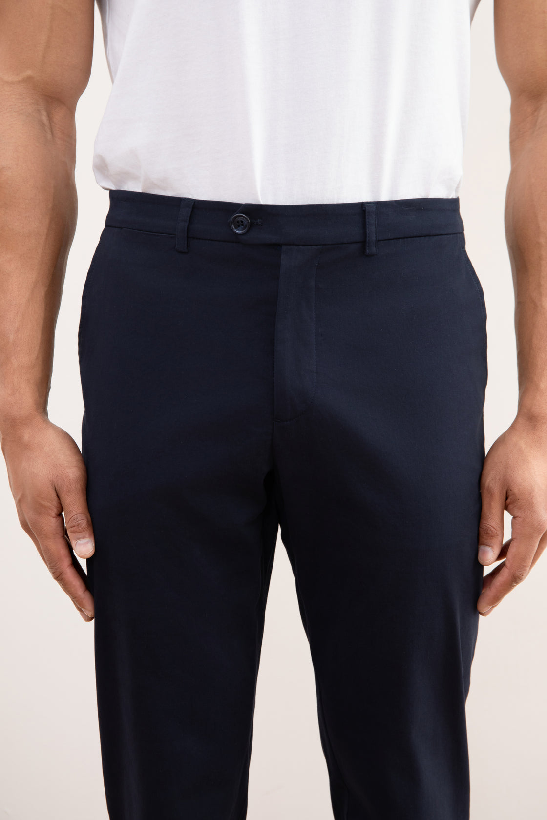 Chino recto azul marino