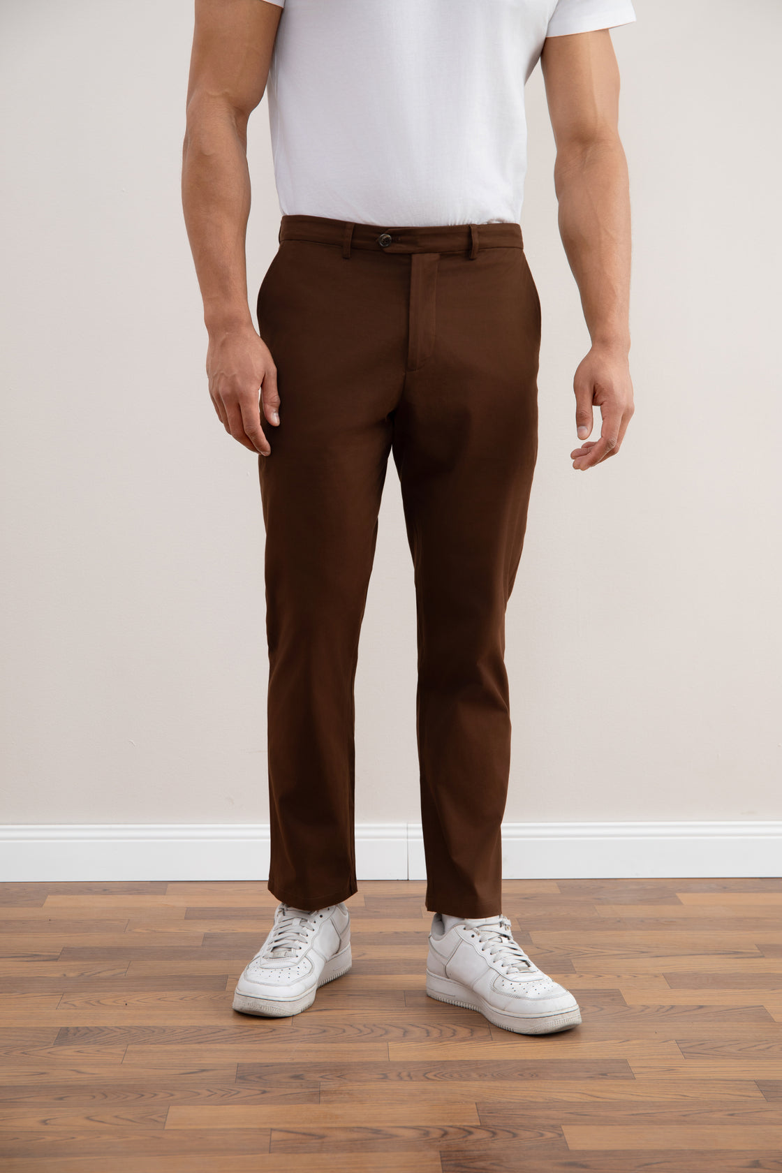 Chino recto marrón