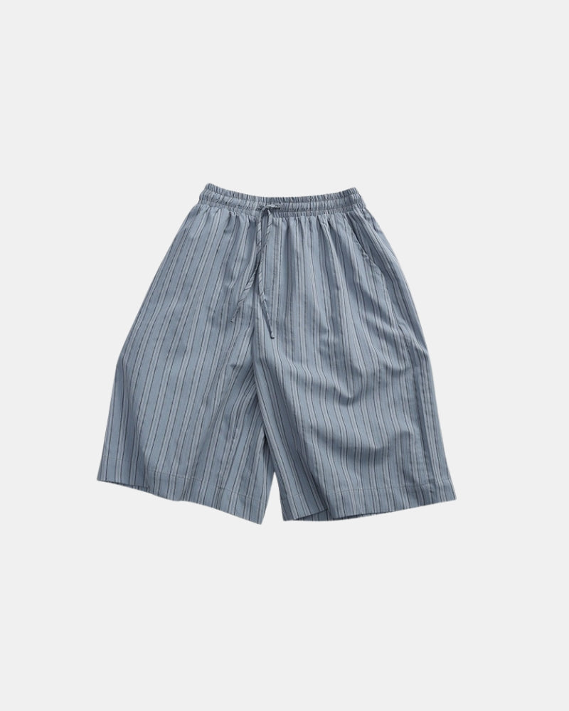 Entspannte Nadelstreifenshorts