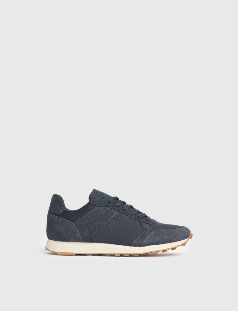 Einfacher Wildledereinsatz Sneaker