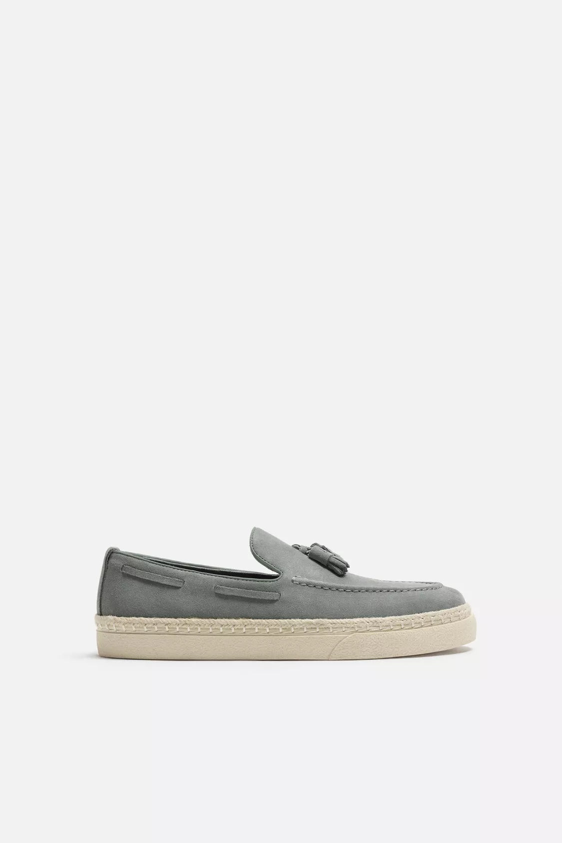 MOCASSINS DÉCONTRACTÉS EN CUIR AVEC GLANDS