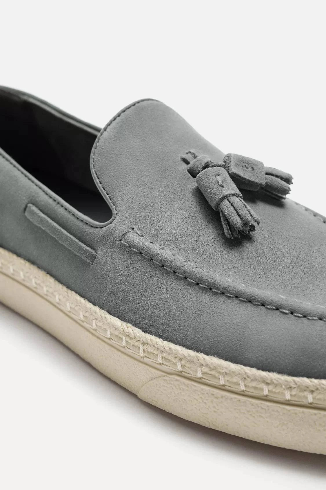 CASUAL LEATHER LOAFERS WITH TASSELS - Tour&Tate