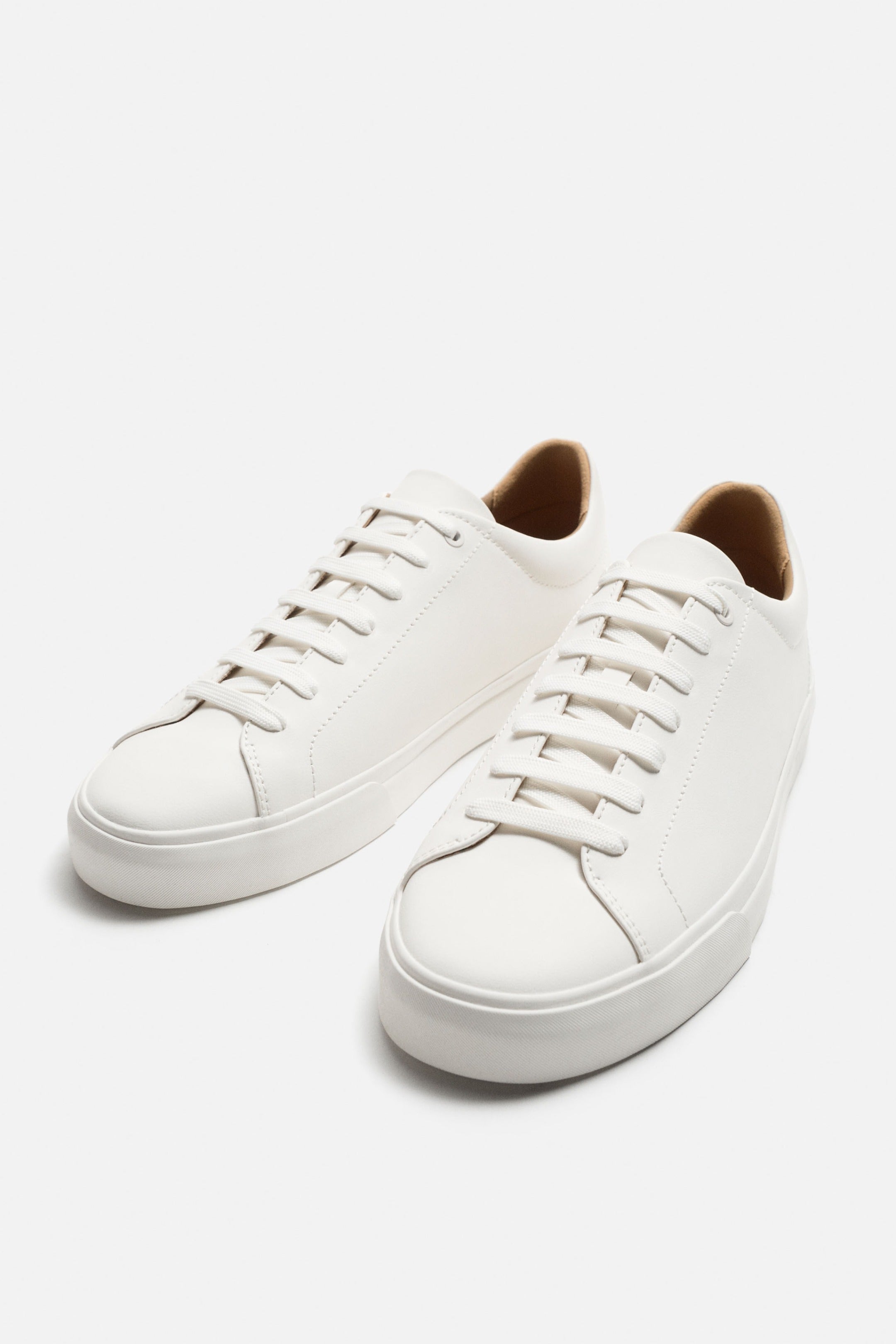 BASKETS DE BASE BLANCHES