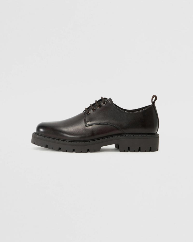 Klassische Schnürstiefel