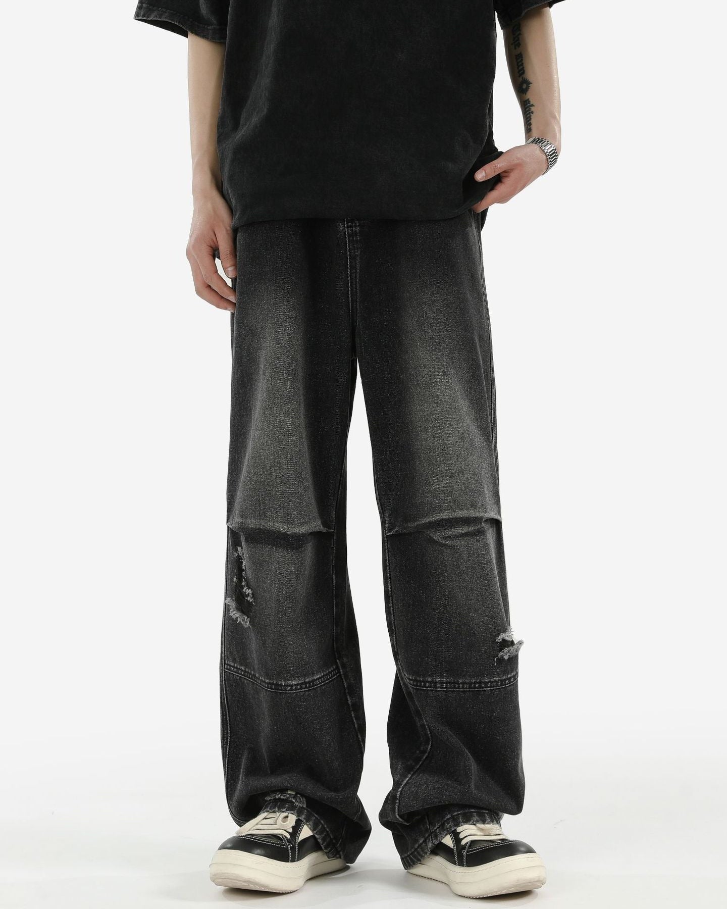The Riverton Pleated Loose Jeans