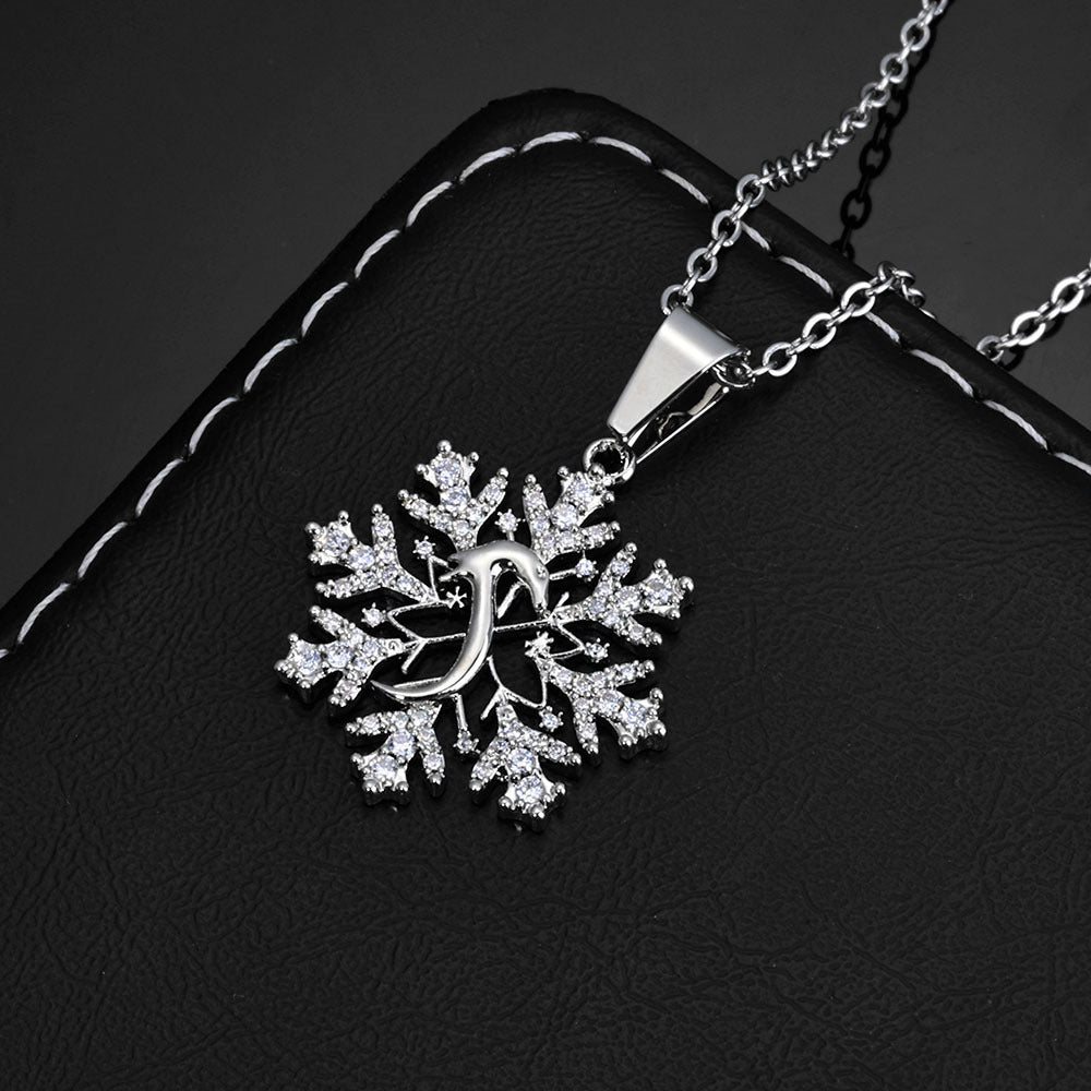 Icy Snowflake Lock Necklace – Silver Edition