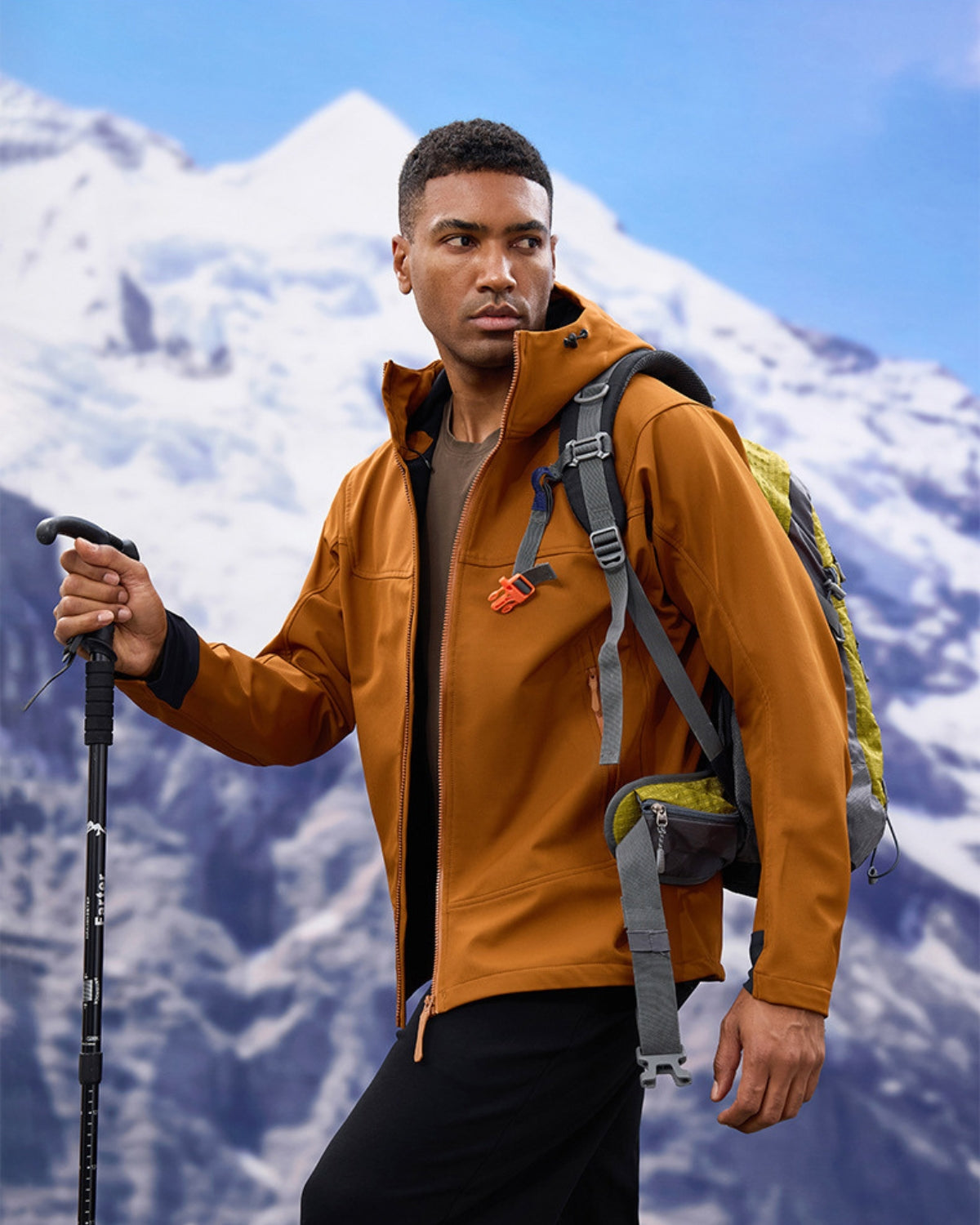 Wasserdichte, isolierte Windjacke mit Kapuze