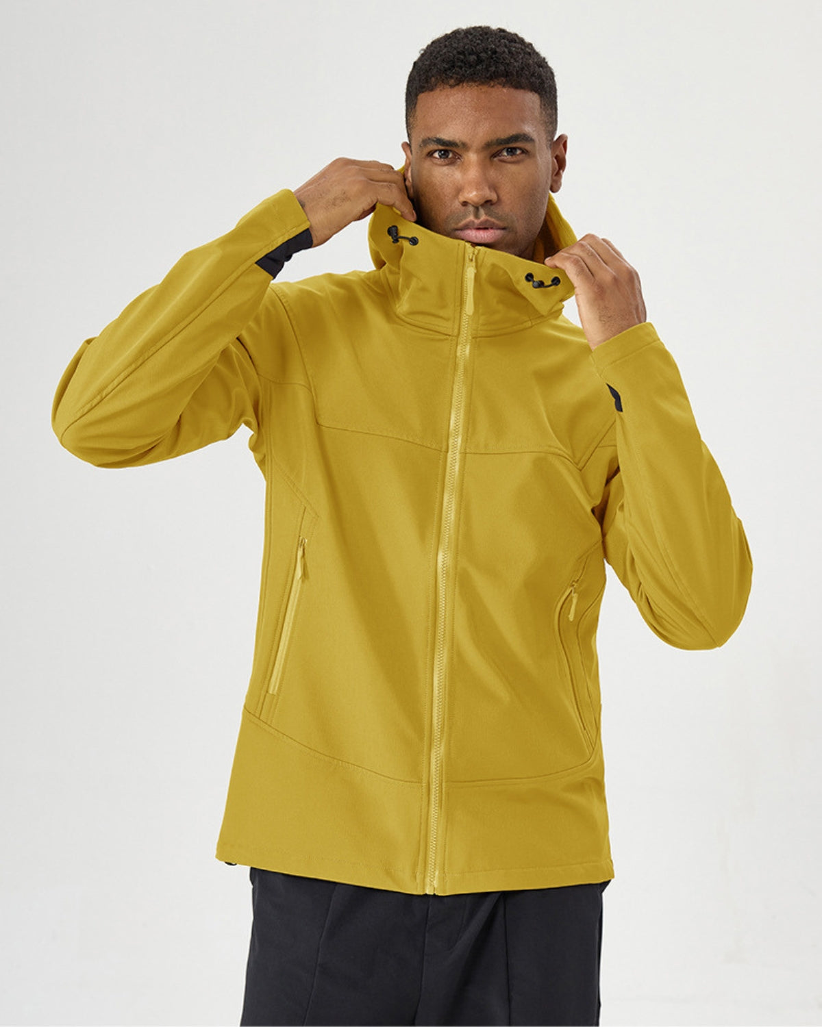 Chaqueta cortaviento aislante impermeable con capucha