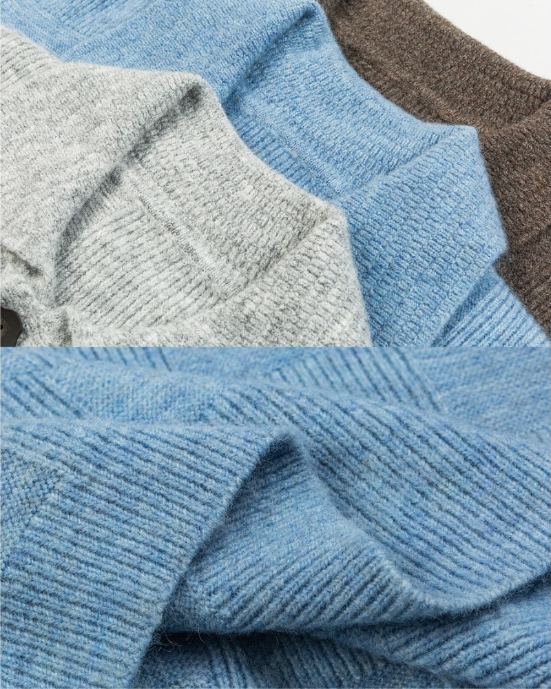 Chaqueta de punto con botones y sinogramas en bloque