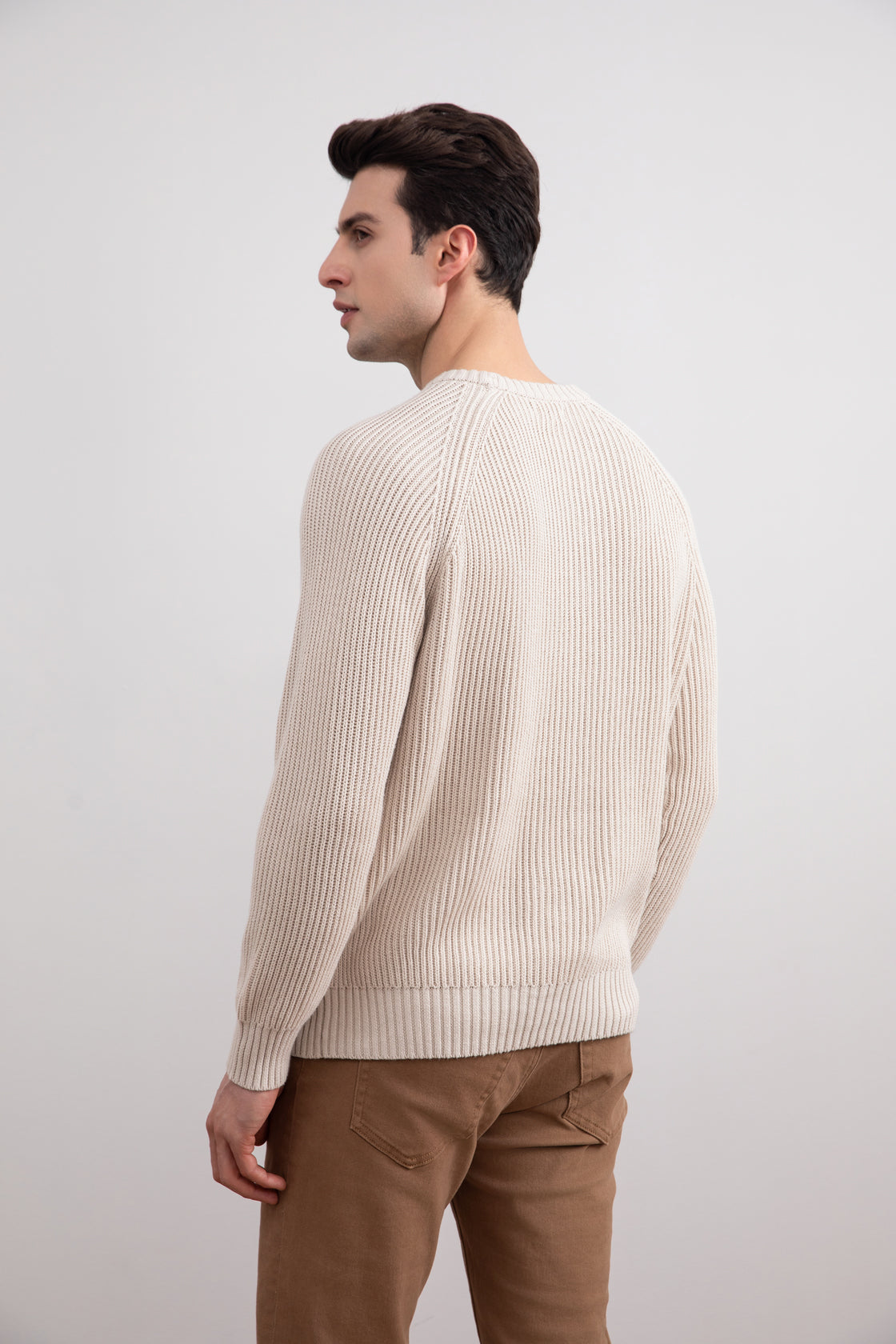 Cuello redondo inglés beige