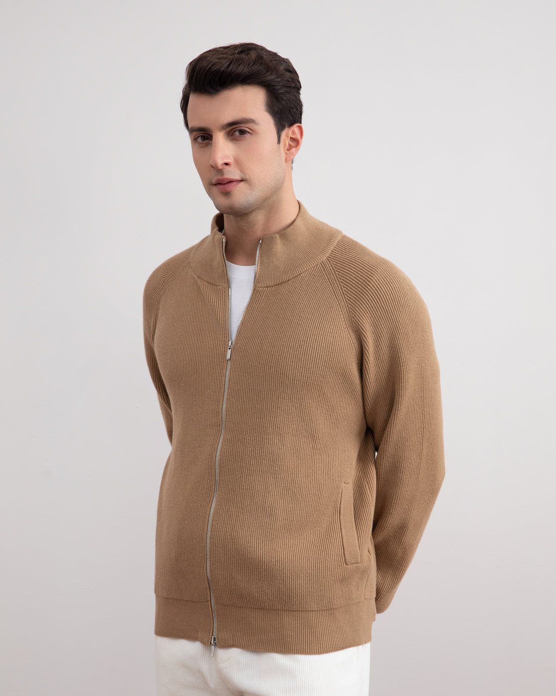 Chaqueta con cremallera y ribete inglés