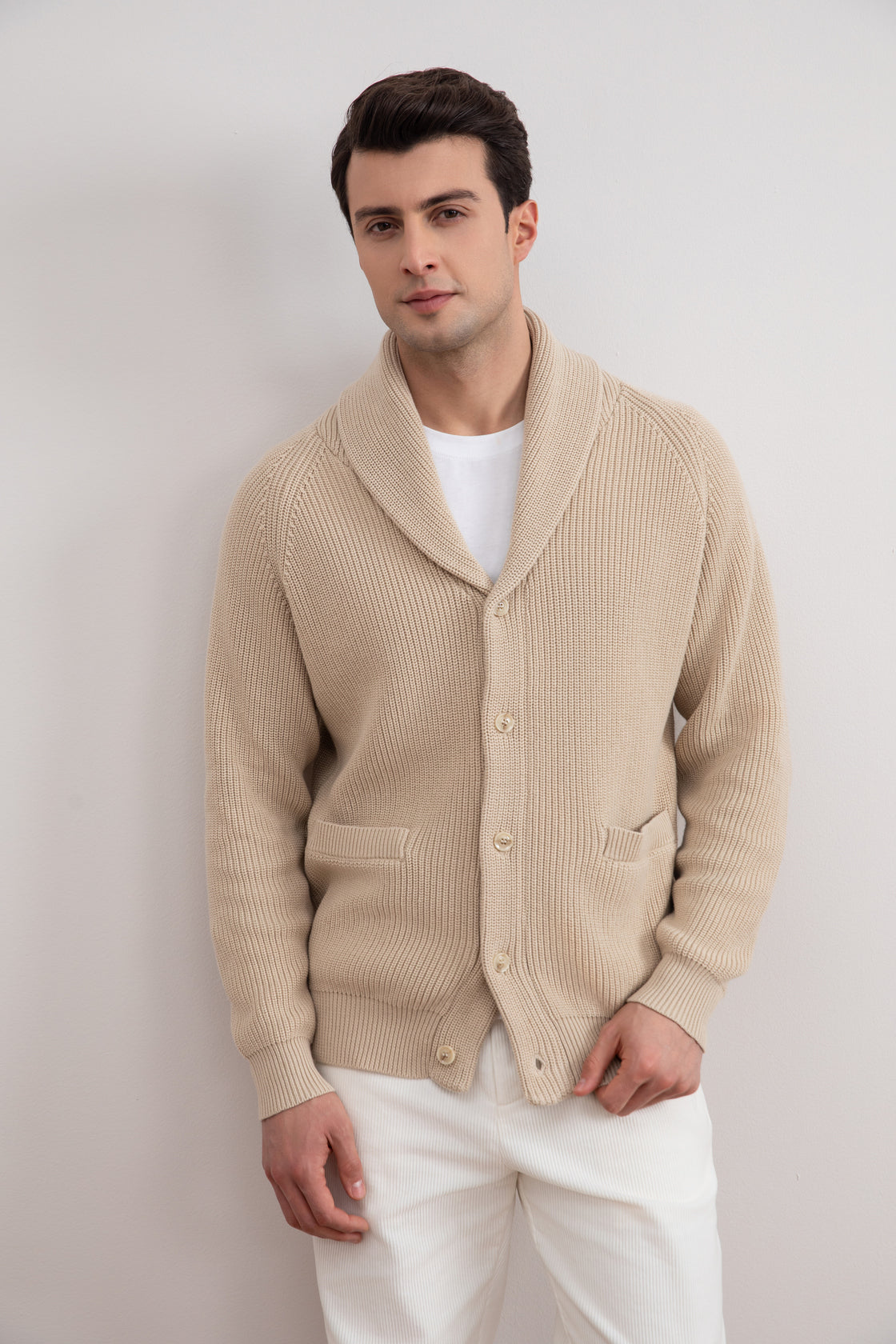 Chaqueta de punto con cuello chal beige
