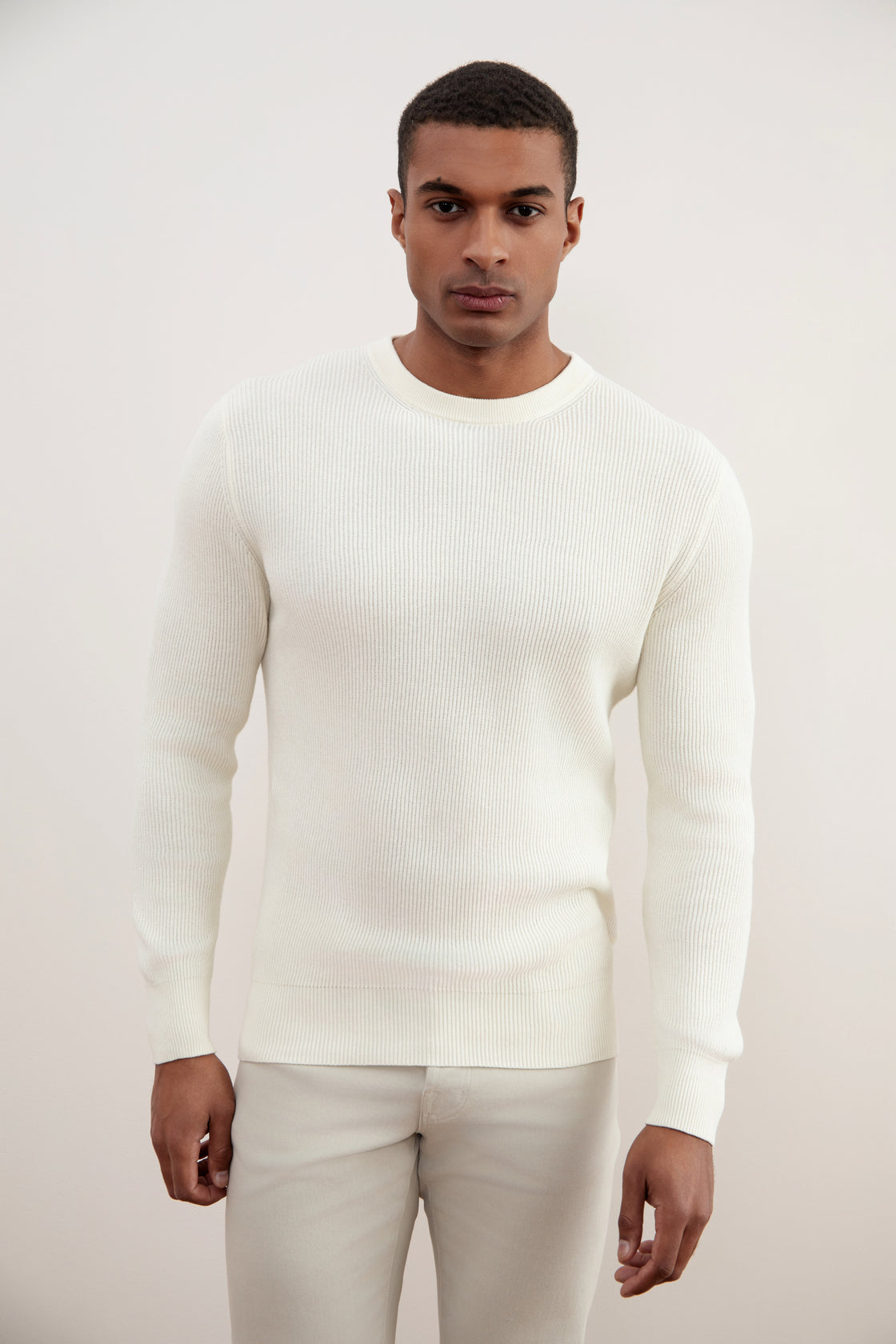 Off-White Suéter de canalé inglés malfilé con cuello redondo