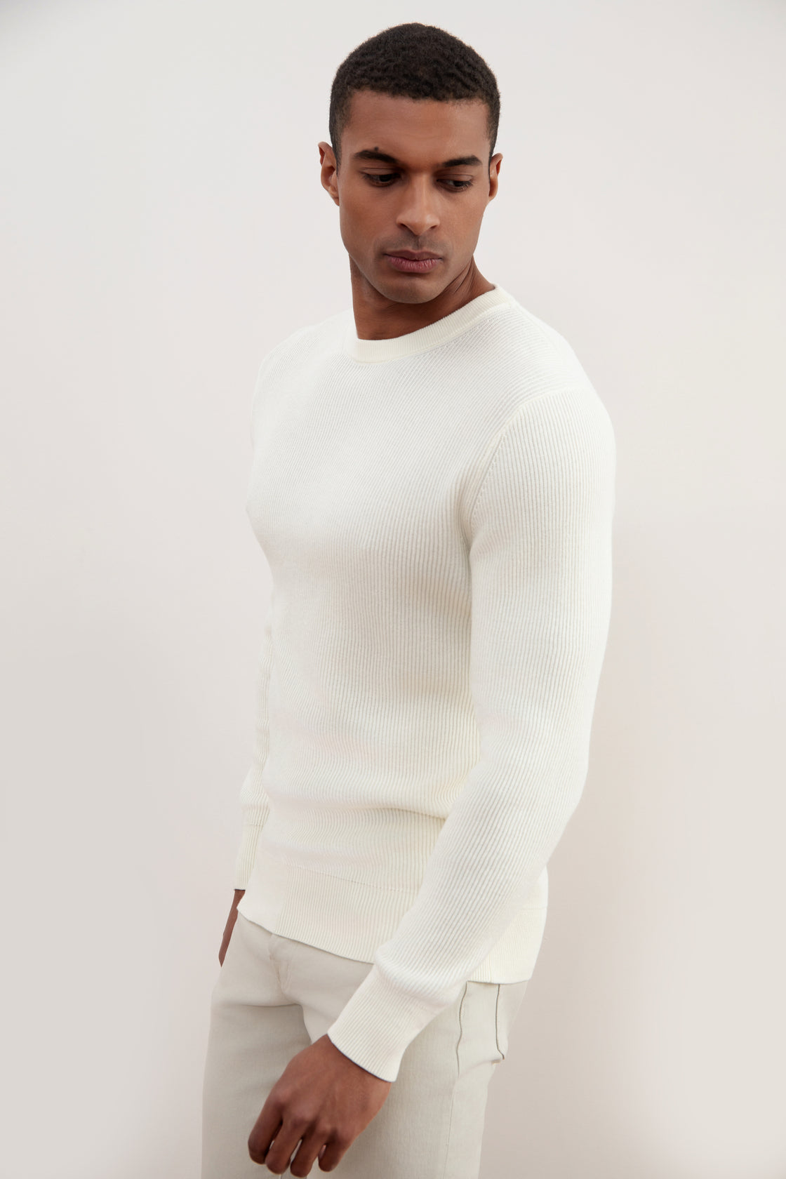 Off-White Suéter de canalé inglés malfilé con cuello redondo