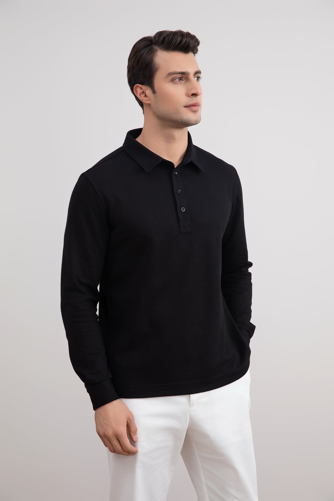 Polo de punto negro