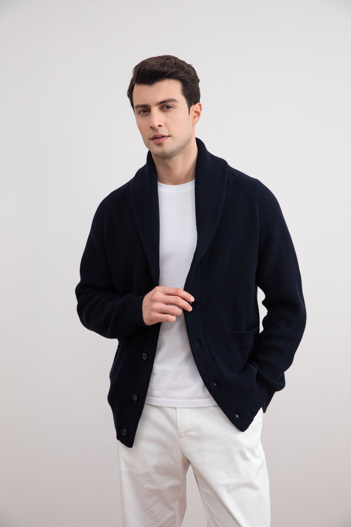 Chaqueta de punto con cuello chal azul marino