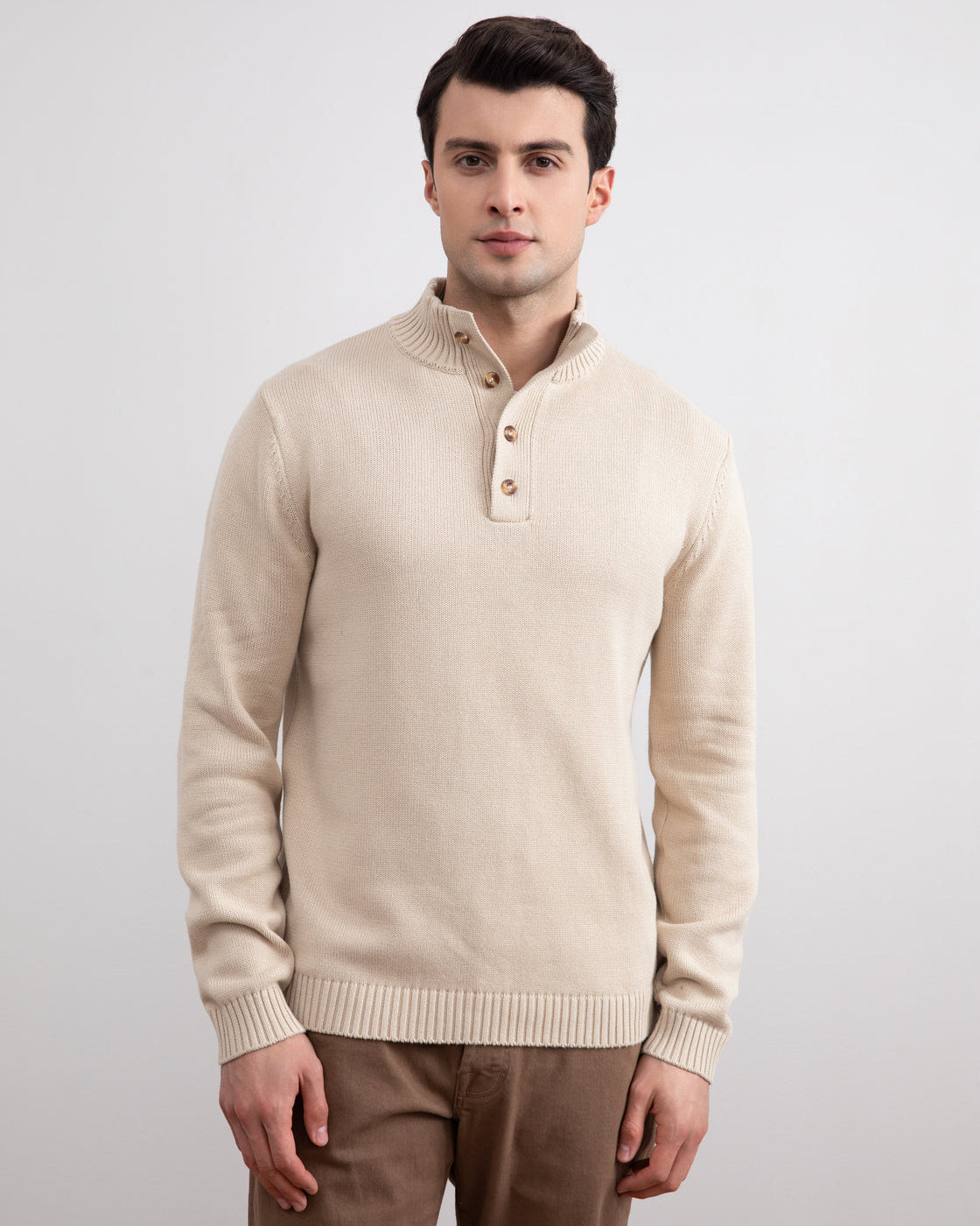 Jersey beige con botones de invierno