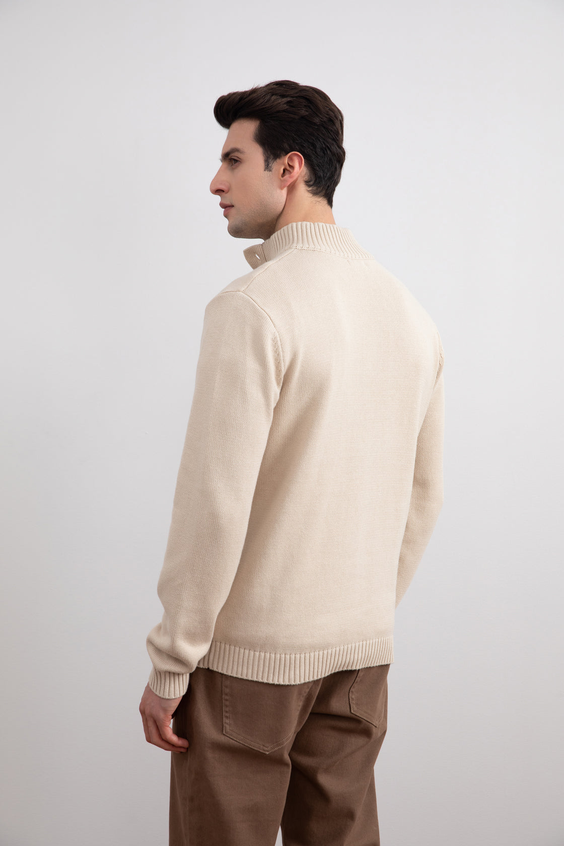 Jersey beige con botones de invierno