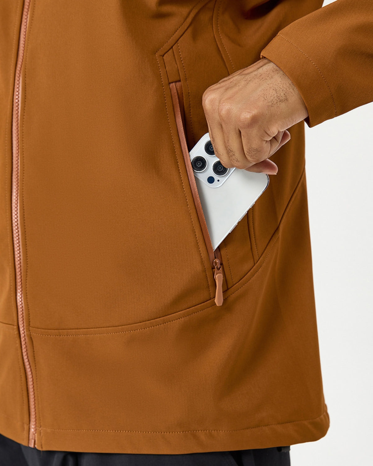 Chaqueta cortaviento aislante impermeable con capucha