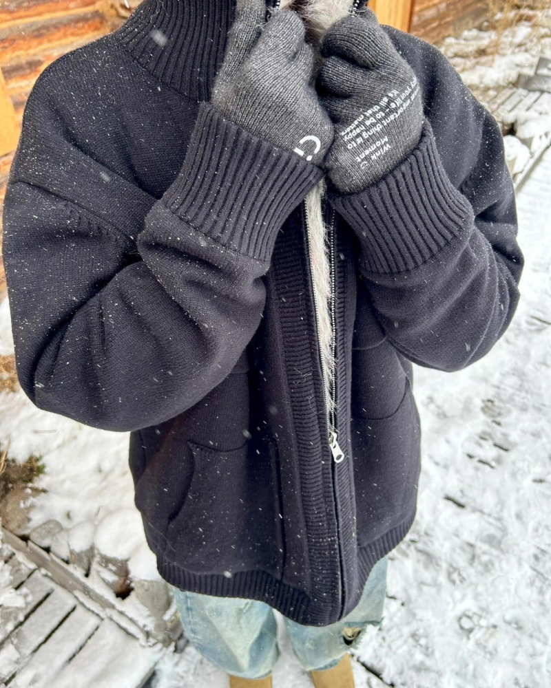 Chaqueta con cuello de piel sintética