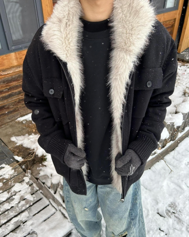 Chaqueta con cuello de piel sintética