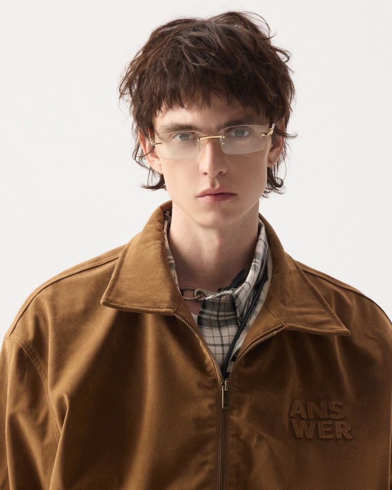 Chaqueta con cremallera bordada Answer