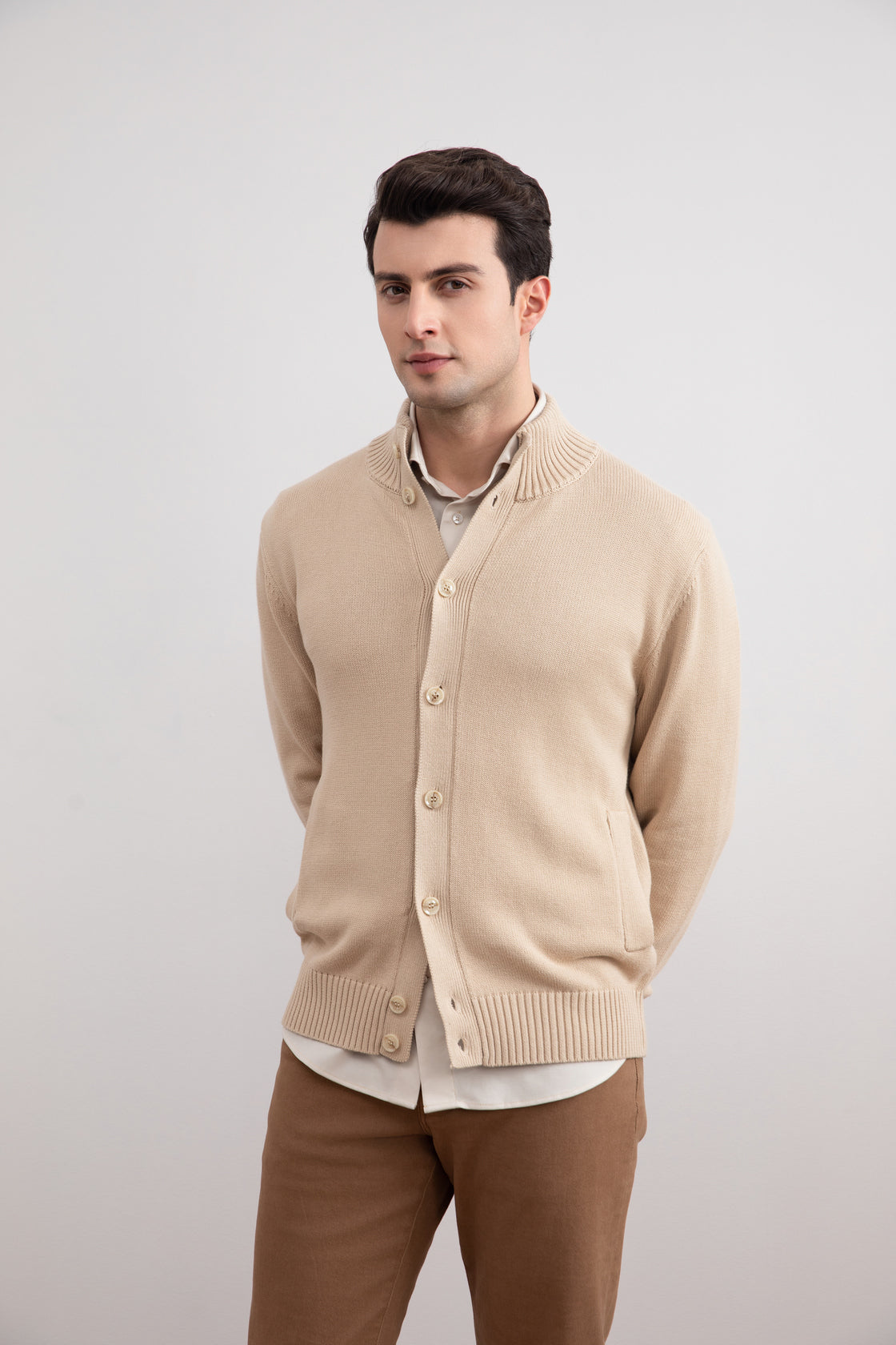 Beige Ribbed painiketta sulkeminen taskut Cardigan Cardigan