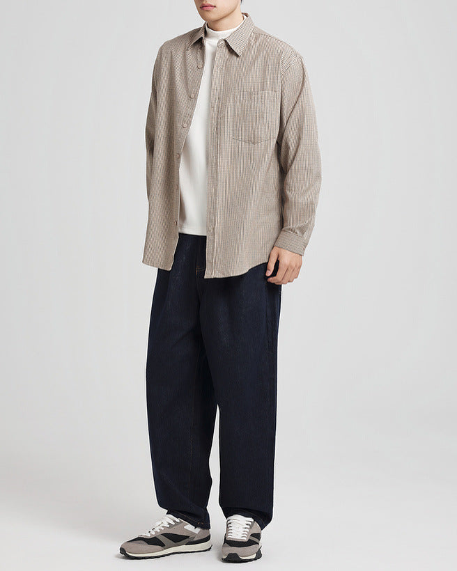 La chemise à carreaux brossés au carbone