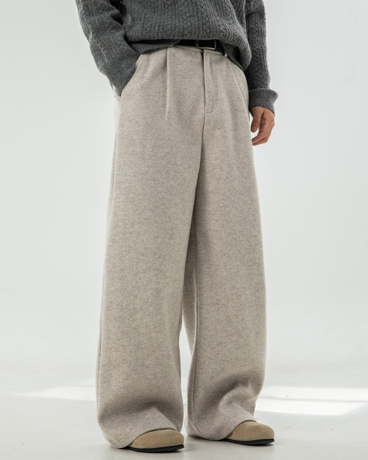 Le pantalon drapé en mélange de laine