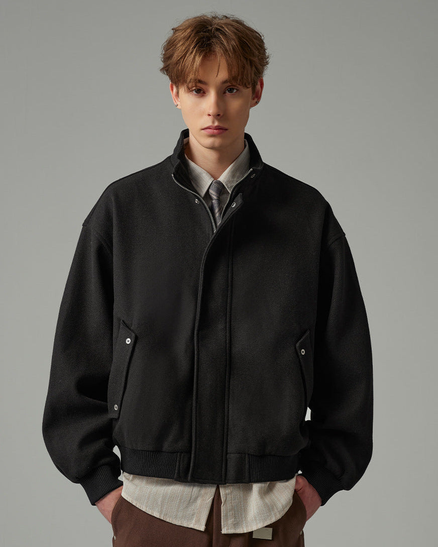 The Veyron Textured Stand Collar Jacket (veste à col montant texturé)