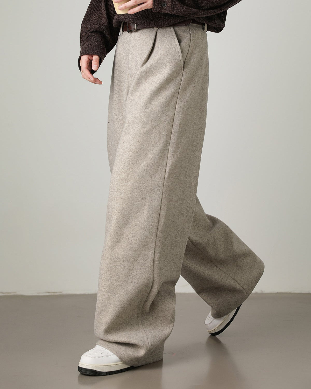 Pantalon à jambes larges en laine