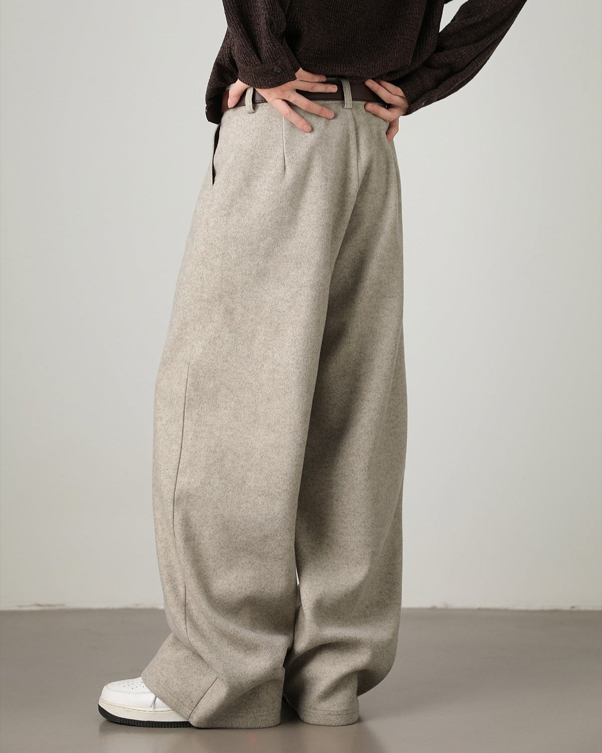 Pantalon à jambes larges en laine